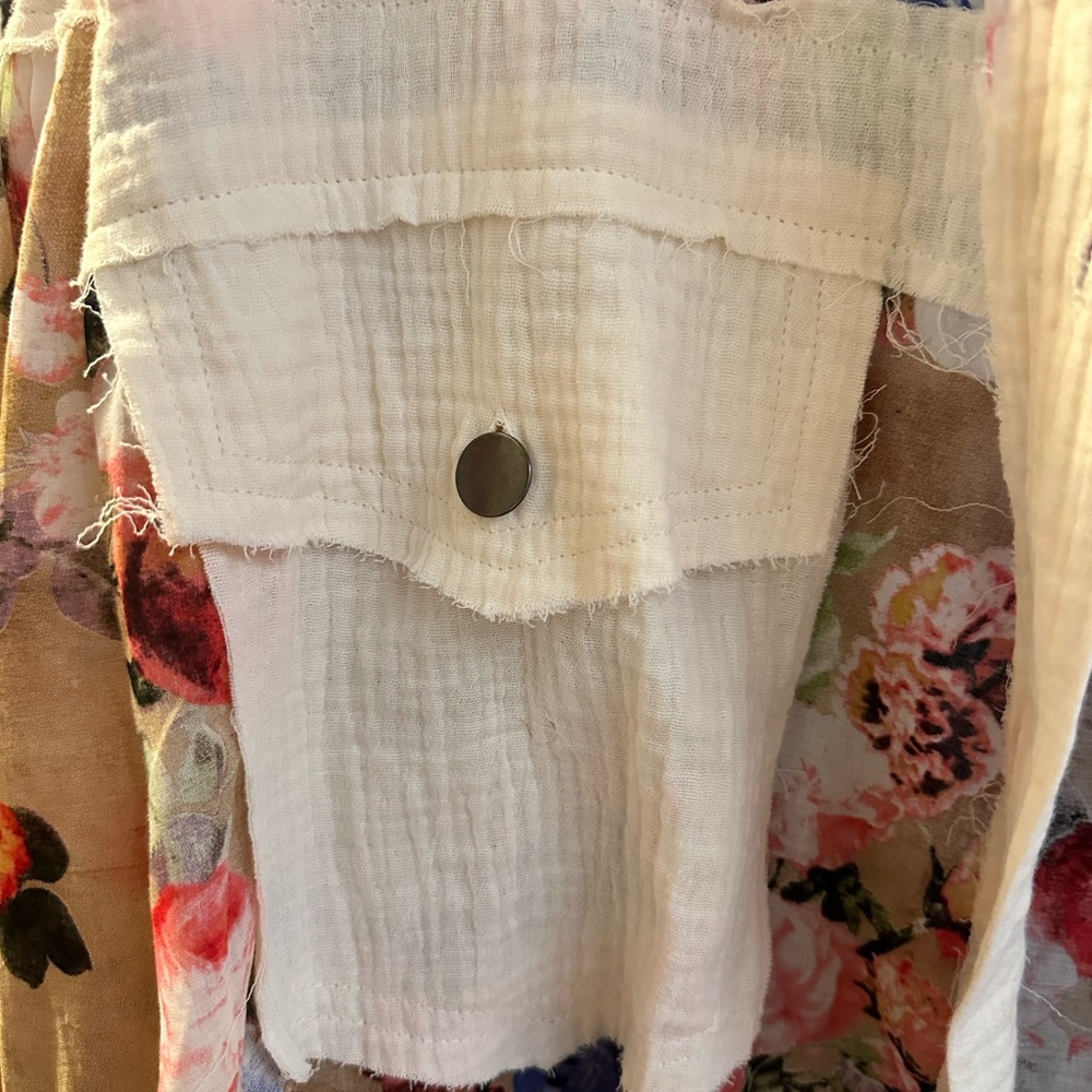 POL Floral Cream Utility Jacket - Picture 4 of 6